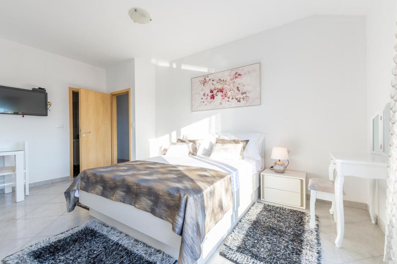 Villa Spark With Heated Pool In Rogoznica Zecevo Exterior photo